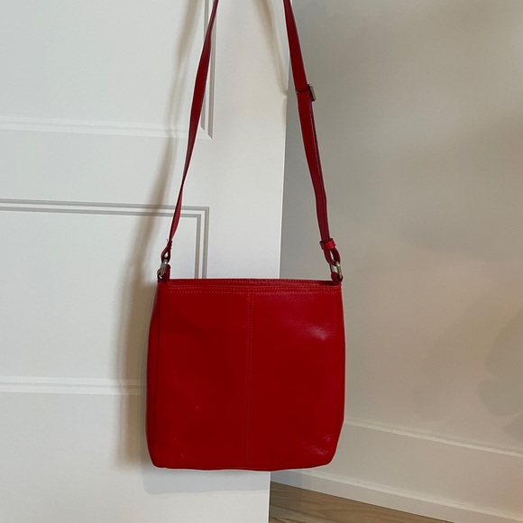 Danier Leather Red Shoulder Bag - Picture 4 of 8